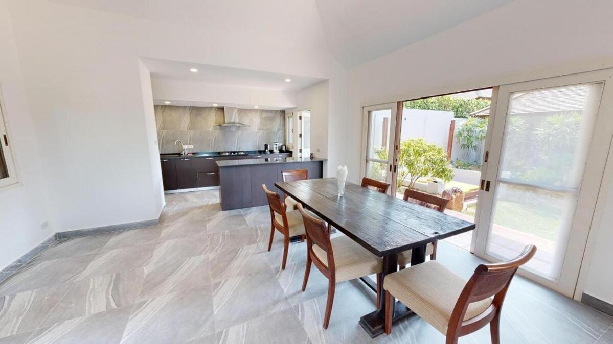 Louise Koh Samui Beach, 3 Bedrooms, 6 Guests, Pool And Garden Villa *