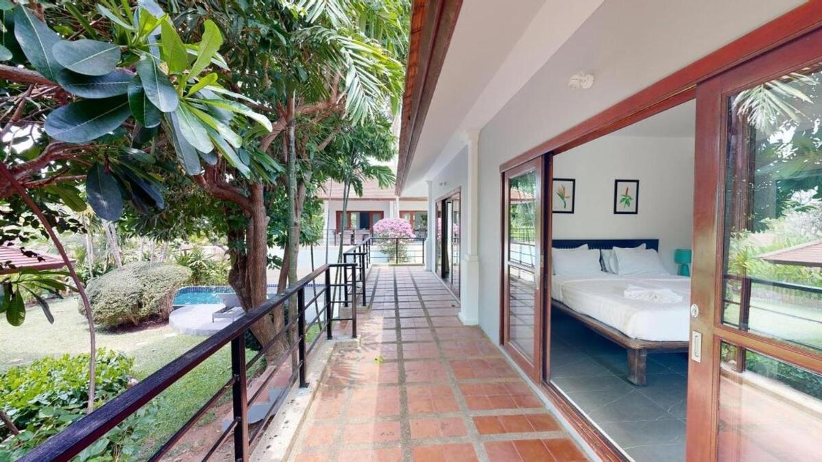 Louise Koh Samui Beach, 3 Bedrooms, 6 Guests, Pool And Garden Villa